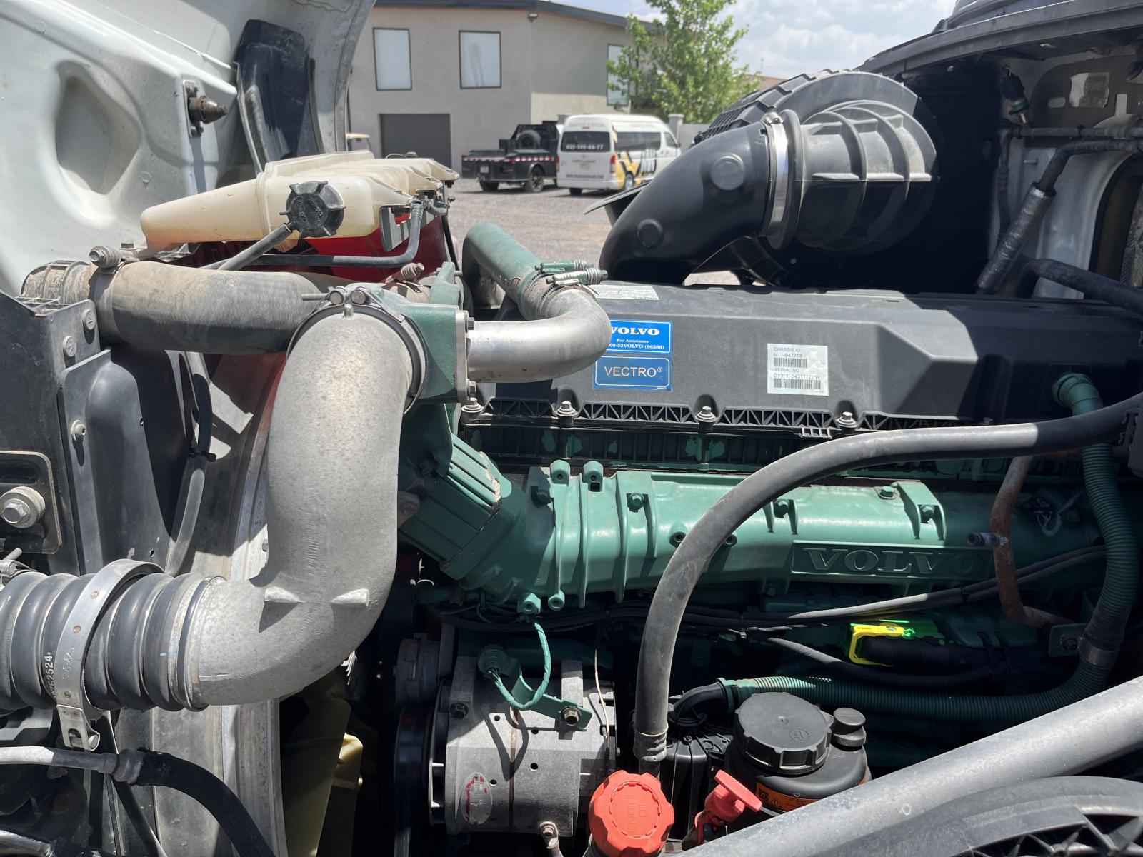 ./imagenes/INVOICE/2019/17169/VOLVO VNL64 (2).JPG